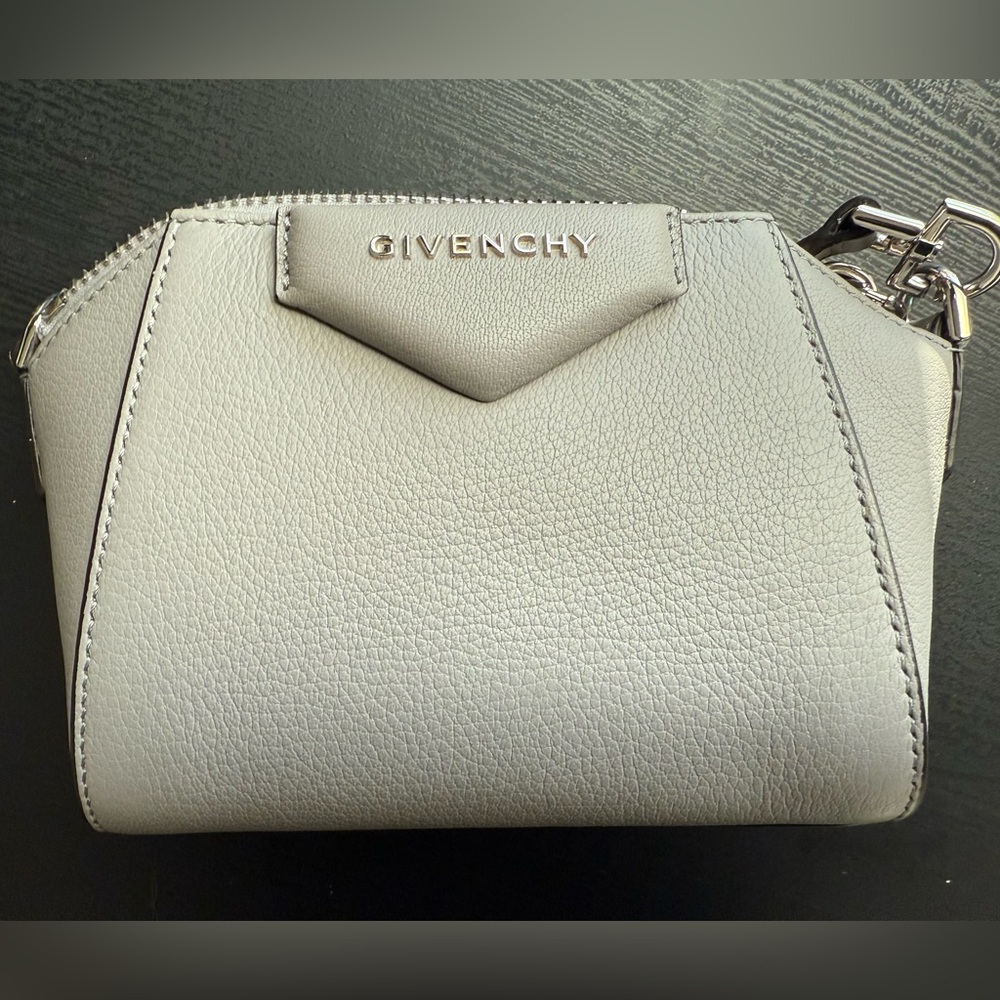 Givenchy Nano Antigona Pearl Gray